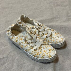 Madden Girl Marissa Floral Canvas Slip on Sneakers White Orange size‎ 8.5